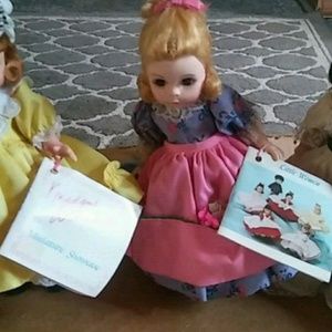 5 vintage dolls